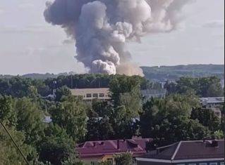Масштабный пожар со взрывами в российском кемерово - росСМИ