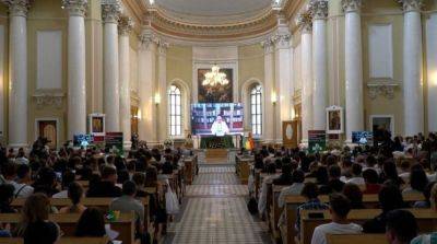 Папа Римский выступил перед молодежью рф и призвал их «сеять зерна примирения»