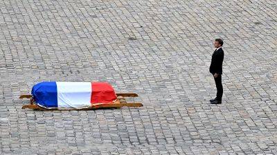 "Прощай, мой генерал", – президент Франции отдал последние почести Жану-Луи Жоржелену