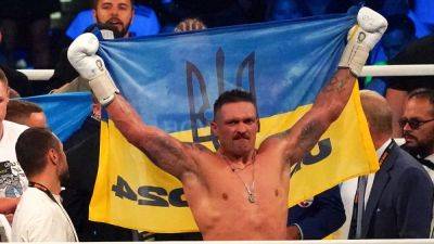 Боксёр Александр Усик посвятил победу в поединке Украине и ВСУ