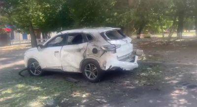 В Олешках дрон ударил в машину российского военкора - видео