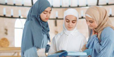 В школах Франции запретят носить мусульманскую одежду