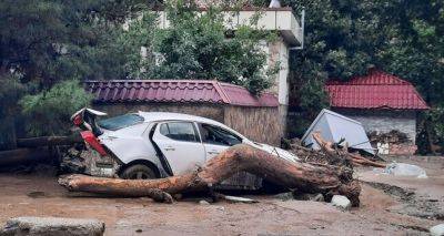 Эмомали Рахмон выразил соболезнования семьям погибших в результате проливных дождей