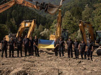 Боролись с последствиями наводнения в Словении: украинские спасатели расширили более полутора тысяч метров реки