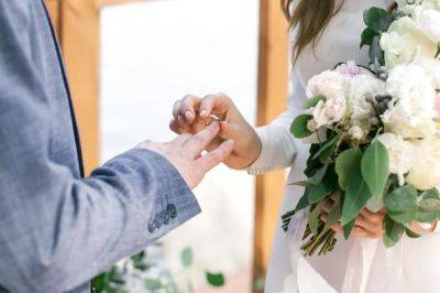 В Узбекистане с начала года замуж вышли свыше 700 невест в возрасте старше 51 года