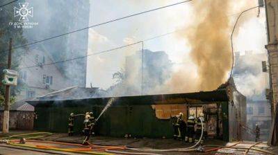 В Киеве горело здание в Шевченковском районе