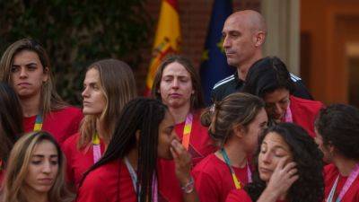 El Pais - Мать Рубиалеса объявила голодовку. Болельщицы ожидают решения руководства федерации - svoboda.org - Испания