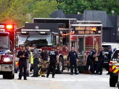 В США вертолет пожарно-спасательной службы врезался в жилой дом