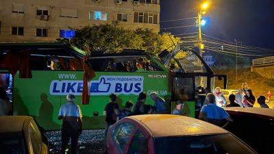 В Румынии автобус с украинцами попал в ДТП, пострадали 12 человек - фото