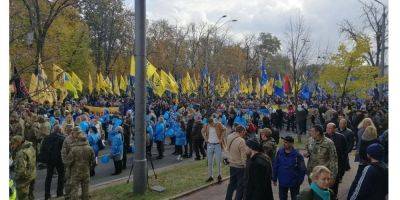 В 5−6 раз. С начала полномасштабной войны количество украинцев, считающих себя националистами, существенно увеличилось — опрос