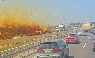 Ядовитый оранжевый дым: утечка кислоты произошла на шоссе в окрестностях Ашдода