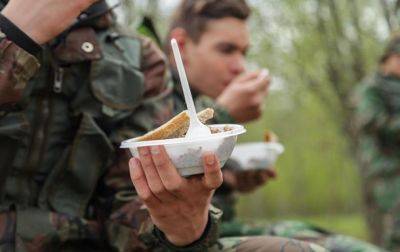 Половина поставщиков питания для армии РФ связаны с Пригожиным - СМИ