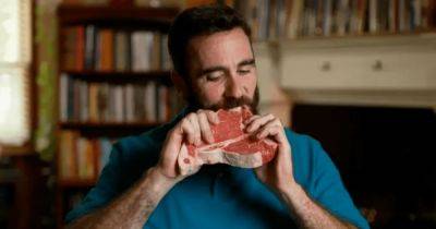 Странная зависимость: американец рискует жизнью, питаясь каждый день сырым мясом (фото)