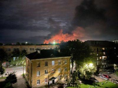 Взрывы в Пскове – горит аэродром дивизии ВДВ – фото и видео