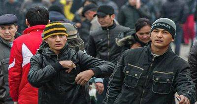 В Думе предложили лишать мигрантов гражданства за непостановку на воинский учет