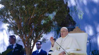 Папа римский говорил с молодёжью об экологии
