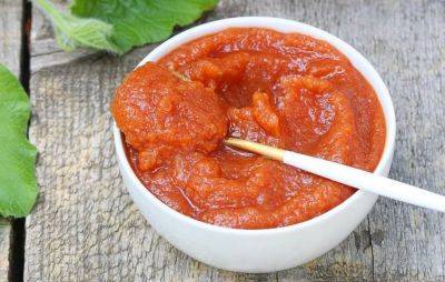 Вы будете хвастаться этим блюдом, но секрет не раскроете: рецепт вкуснейшего кабачкового кетчупа на зиму