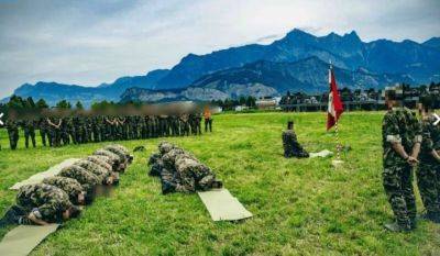 Как фото молящихся солдат-мусульман взбудоражило Швейцарию