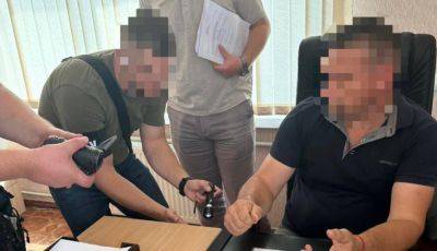 Чиновник в Одесской области решил заработать на повторном ремонте укрытия: его поймали "на горячем "