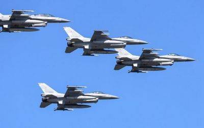 Первая группа украинских пилотов отбыла на обучение на F-16 - Игнат