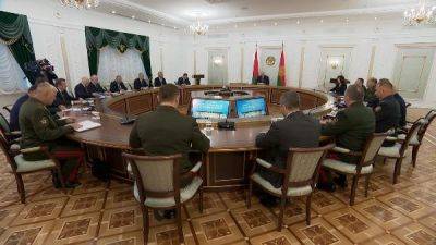 Президент собрал заседание Совета безопасности