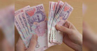 Часть украинских педагогов обязали вернуть 6,5 тысячи гривен: в чем дело