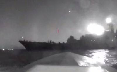 Атака по военному кораблю "Оленегорский горняк": появилось видео с надводного дрона СБУ - это незабываемо