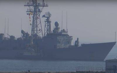 Пойдет за крейсером "Москва": после ударов по Новороссийску подбит большой десантный корабль РФ