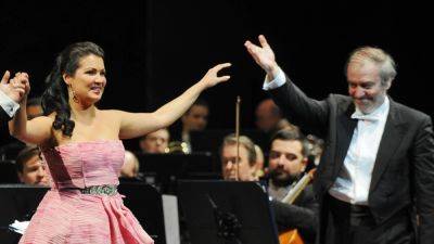 Уволенная Анна Нетребко предъявила судебный иск Metropolitan Opera