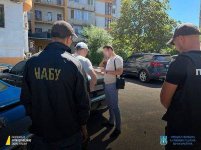 Судью и адвоката в Одессе задержали за вымогательство взятки с военного