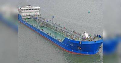 Российский танкер атакован дронами в Керченском проливе, судно повреждено, — СМИ (видео)