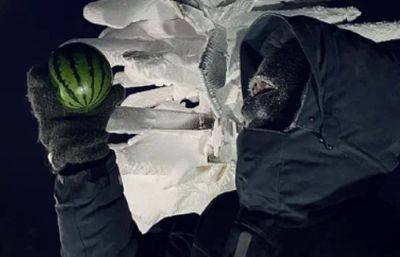 Российские полярники впервые собрали в Антарктиде урожай арбузов - obzor.lt - Антарктида