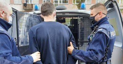 В Польше украинца заблокировали в городском автобусе и так доставили в полицию: что произошло