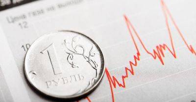 Дронами — по кораблю и рублю: что произошло с валютой РФ после атаки на Новороссийск