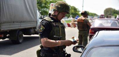 Остановка на блокпосту – может ли полиция требовать документы у водителей - apostrophe.ua - Украина