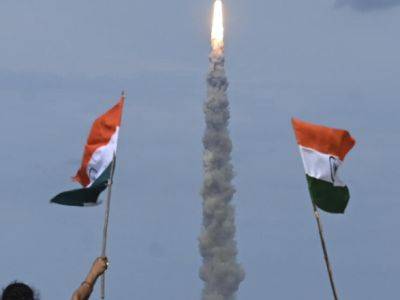 Индия вывела космическую станцию "Чандраян-3" на орбиту Луны