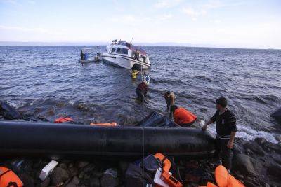 Крушение двух суден с нелегальными мигрантами у берегов Италии