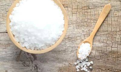 А вы злоупотребляете? Сколько пищевой соли можно потреблять в день и как снизить риск избыточного потребления соли