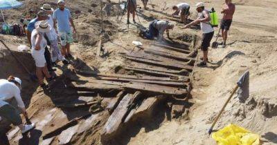 Длиной 20 метров. В Сербии шахтеры случайно обнаружили 1700-летнюю лодку из Римской империи (фото)