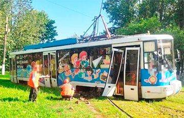 В Витебске сошел с рельсов трамвай