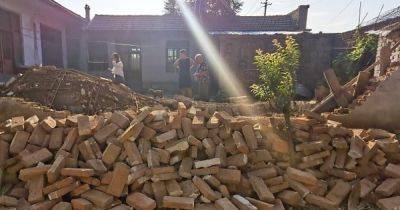 В Китае произошло землетрясение магнитудой 5,5 бала: разрушены 126 домов — СМИ (фото)