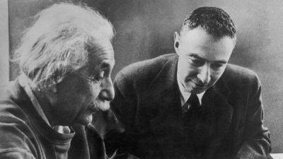 Эйнштейн и Оппенгеймер: какой была реальная история взаимоотношений двух великих физиков