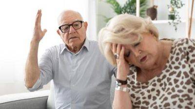 90-летний израильтянин разводится с женой из-за слухового аппарата