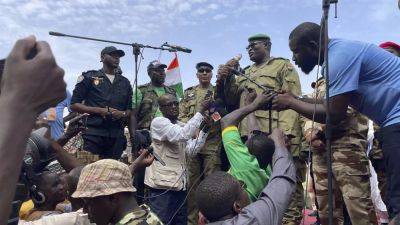 Мохамед Базум - Путчисты в Нигере объявили о закрытии воздушного пространства страны - ru.euronews.com - Нигер - Ниамей