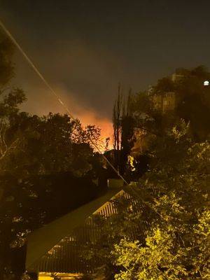 В центре оккупированного Донецка прогремели взрывы, загорелось здание университета: видео