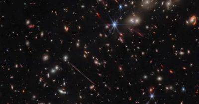 Джеймс Уэбб - Самый массивный объект в ранней Вселенной: астрономы показали огромное скопление галактик (фото) - focus.ua - Украина