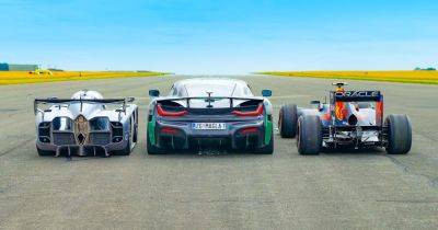 Болид "Формулы-1" бросил вызов быстрейшим суперкарам в мире на прямой (видео)