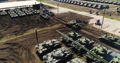 Утилизация под Угледаром: РФ на 40% опустошила крупнейшую базу военной техники, — СМИ (фото)
