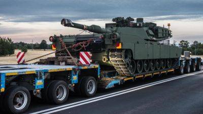 США официально одобрили первую отправку танков "Абрамс" Украине