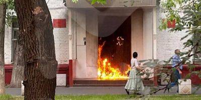 В РФ жалуются на массовые поджоги военкоматов россиянами: обвинили Украину